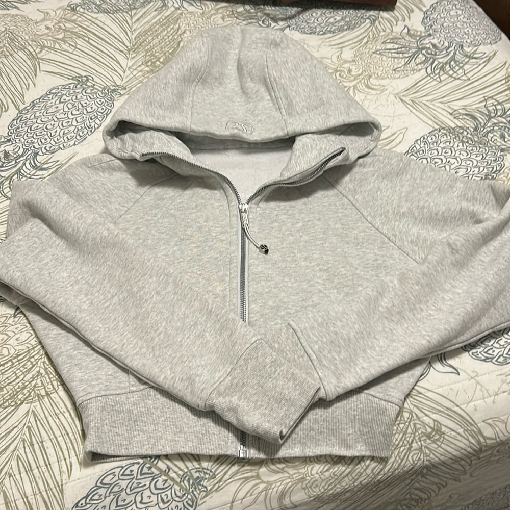 Like new lululemon cropped sweatshirt!